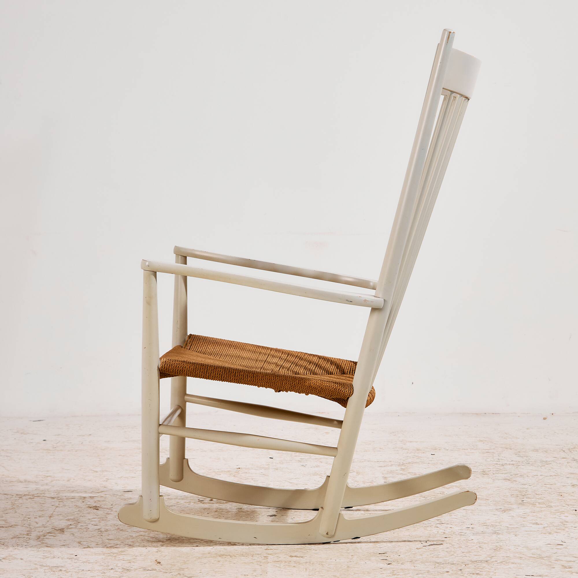 J16 rocking chair by Hans J. Wegner for FDB Møbler