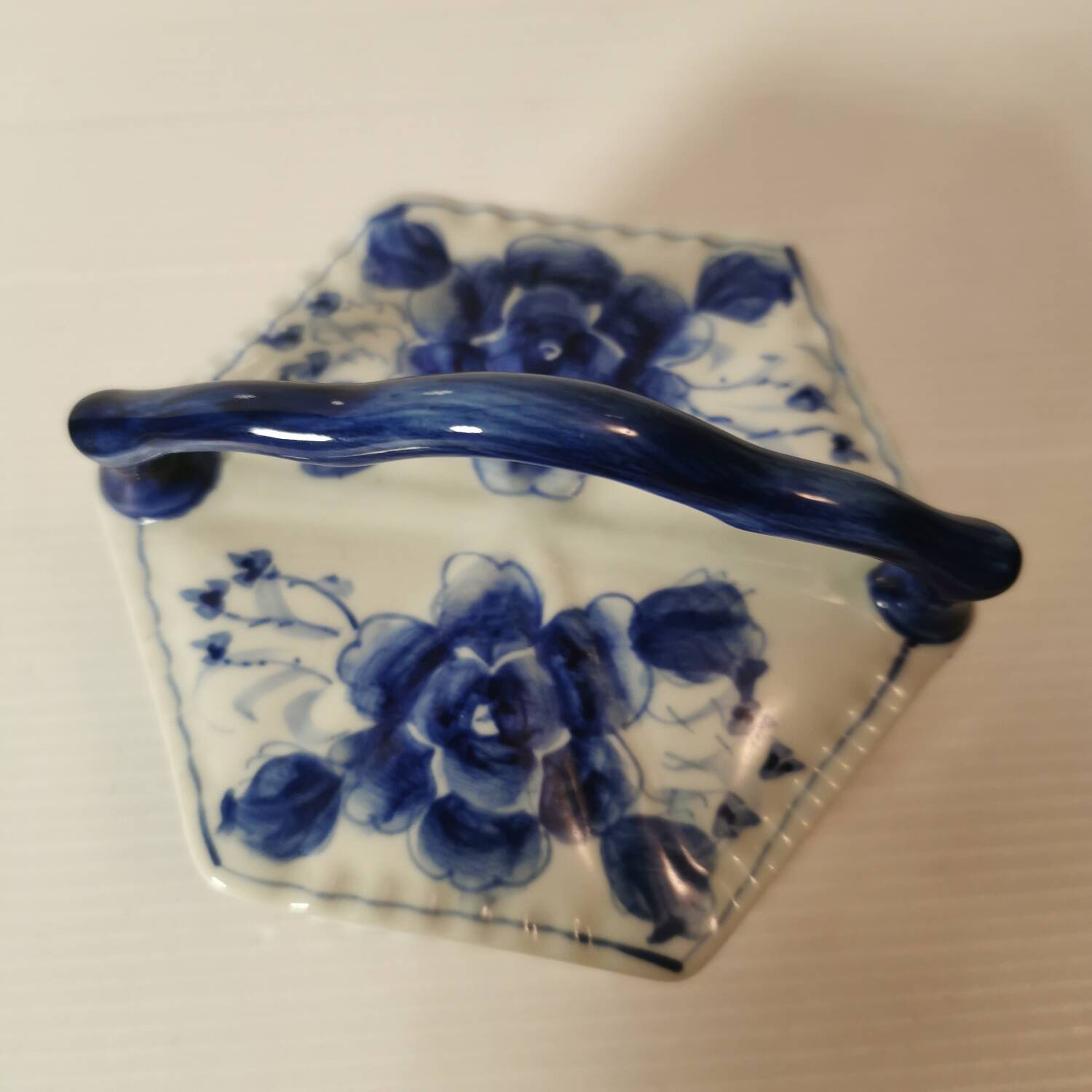 Candy box / jewelry box / empty pocket in blue ceramic, hand-painted in Thailand