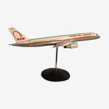 Model of agency Royale air Maroc Boeing 757