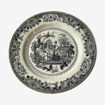 Asian-inspired talking plate in Gien earthenware 1850