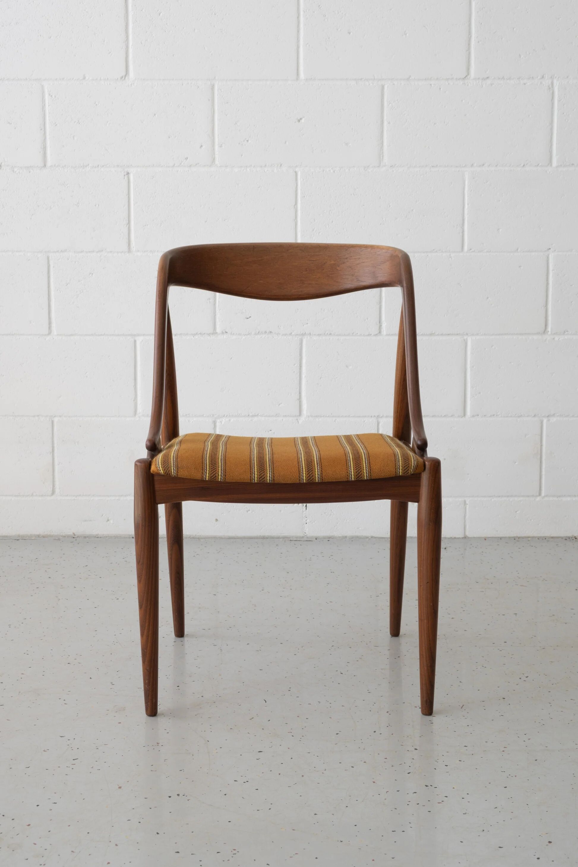 Johannes Andersen Model 16, set of 6 (re-upholstery included)