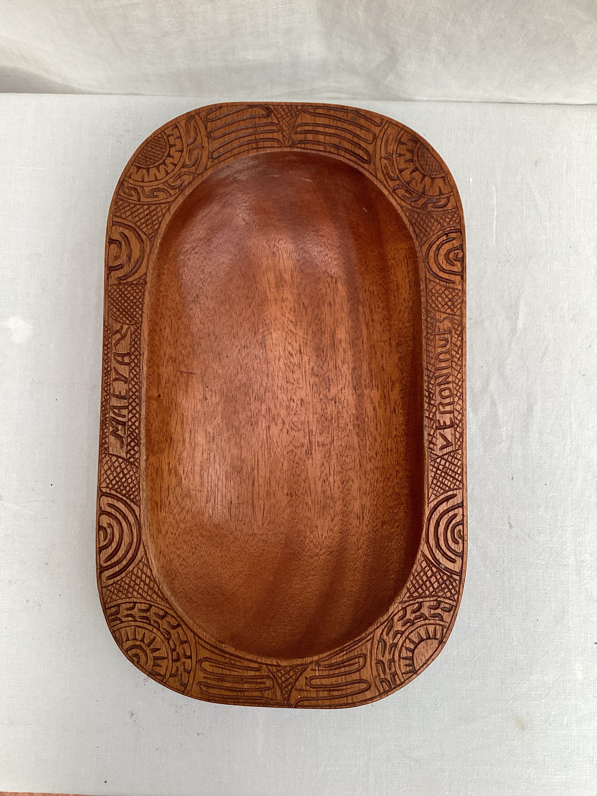 Tray in solid exotic wood