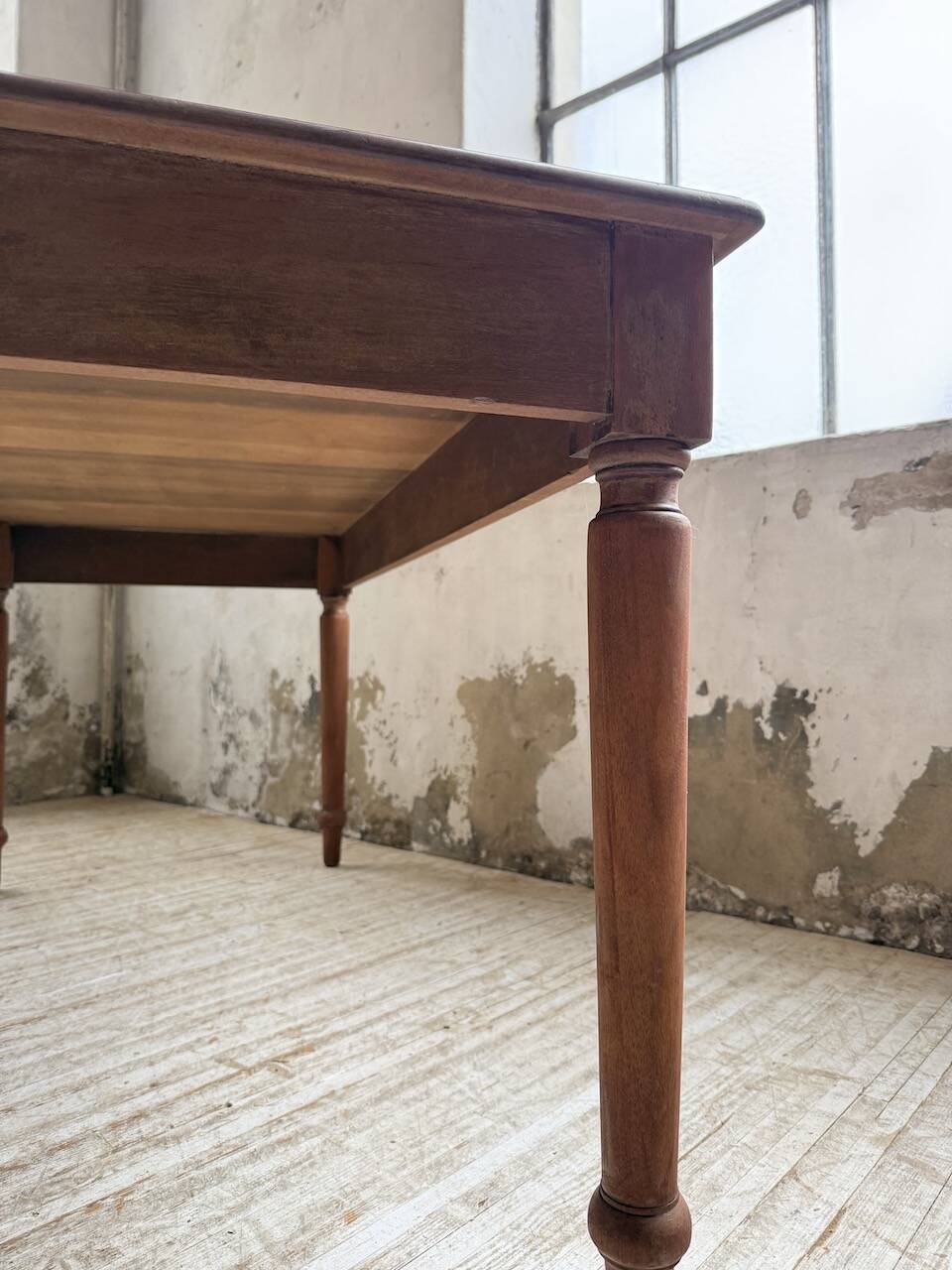 Turned leg cherry table 160cm