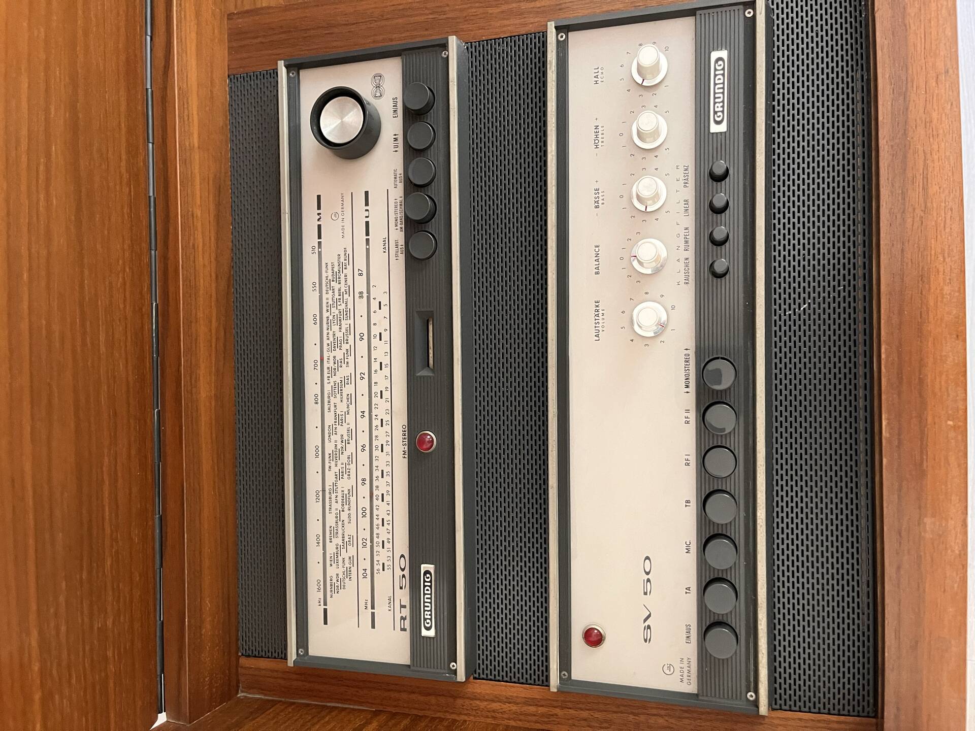 Meuble radio grundig HI FI STUDIO 50