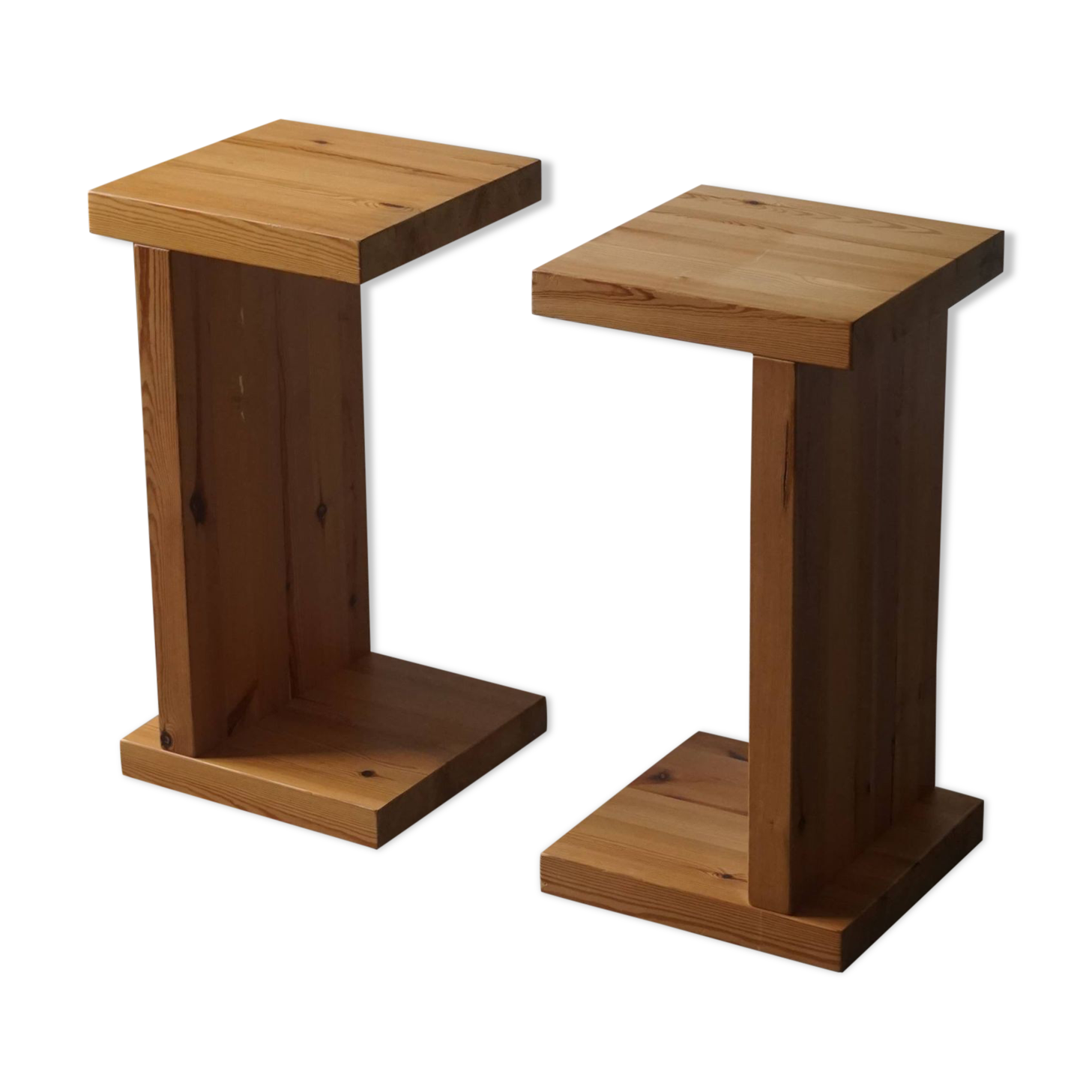 Paire de stands de nuit modernes et brutalistes scandinaves en pin massif, années 1970