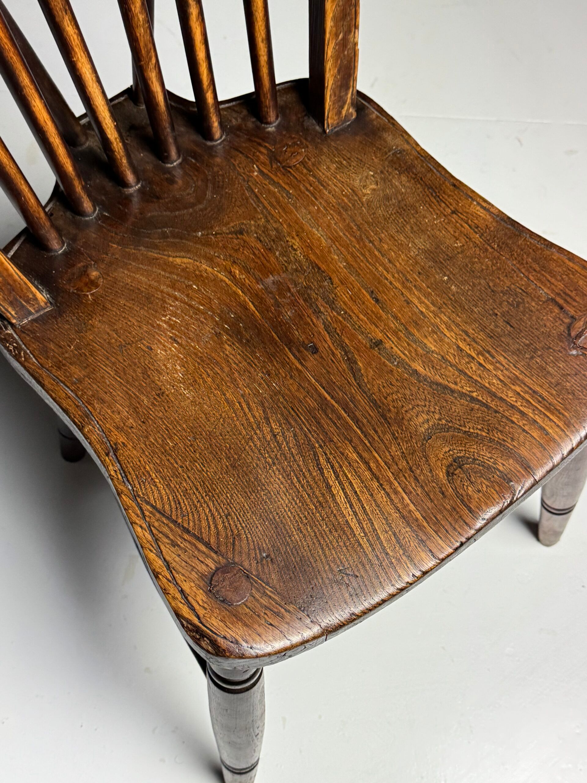 Set of 4 Windsor dining chairs