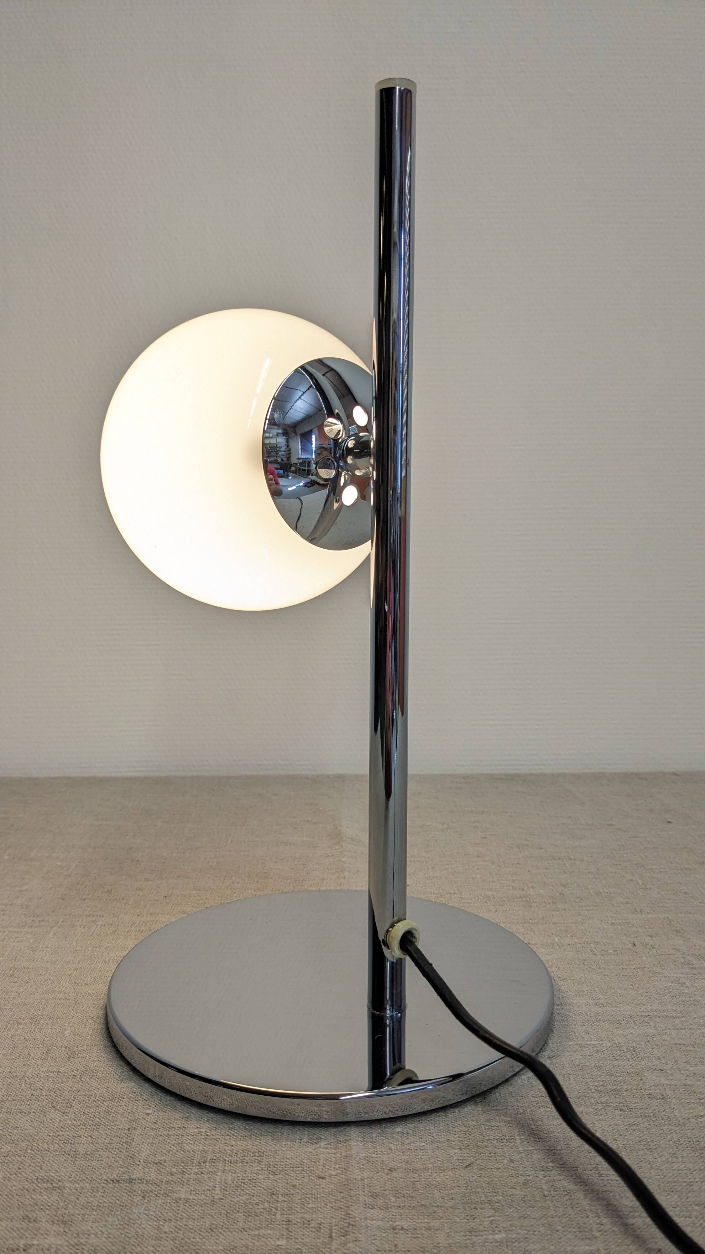 Space age lamp in white opaline from the 60s/70s