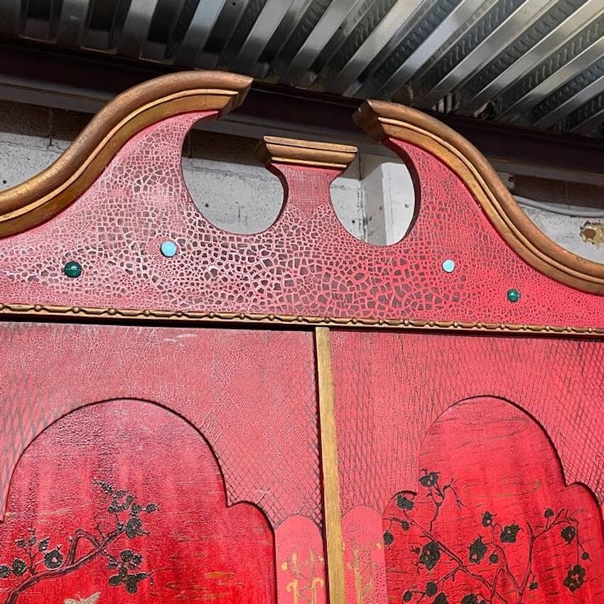 Trumeau with chest of drawers from the mid-20th century in chinoiserie style.