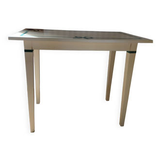 Rectangular table.