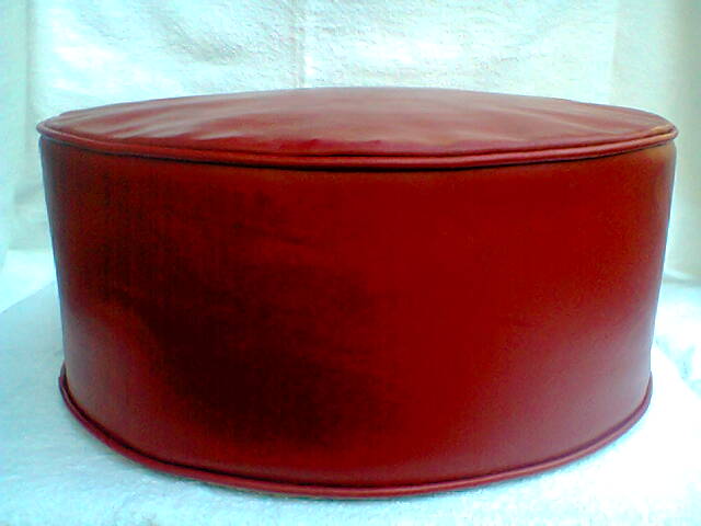 Pouf in faux-leather