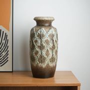 Vase en céramique Scheurich avec motif en relief botanique, Allemagne, années 1970.
