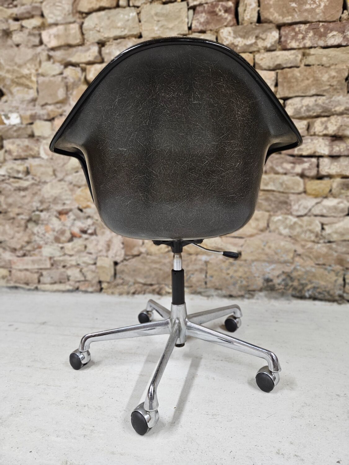 Eames fiberglass armchair Vitra