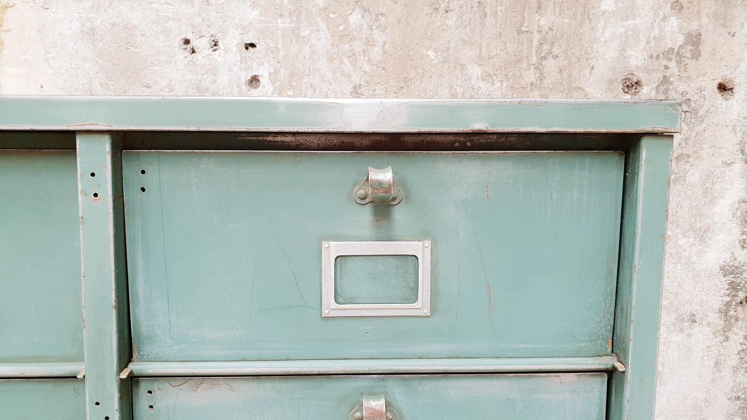 Strafor valve cabinet