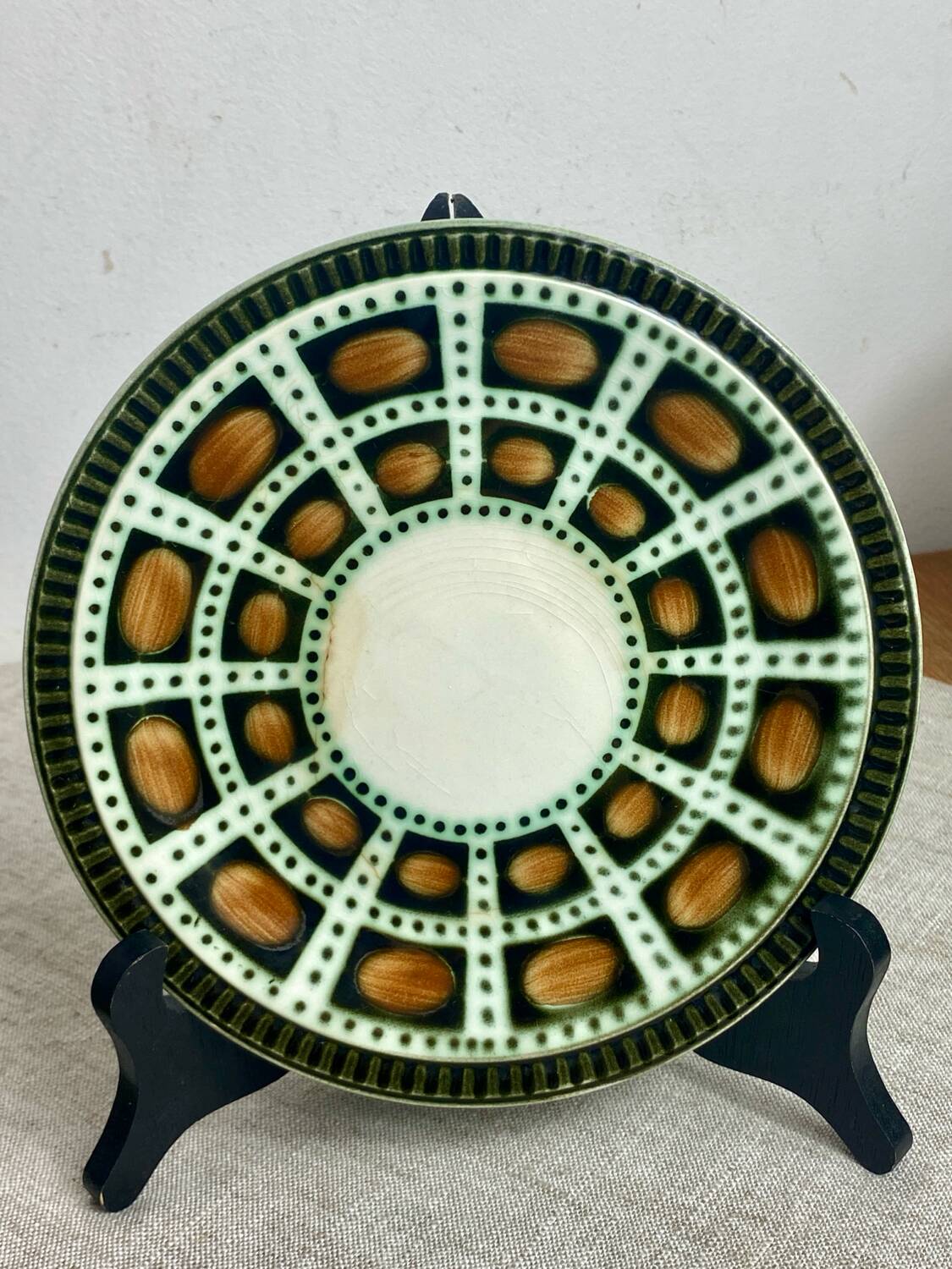 Four Boch Belgium dessert plates