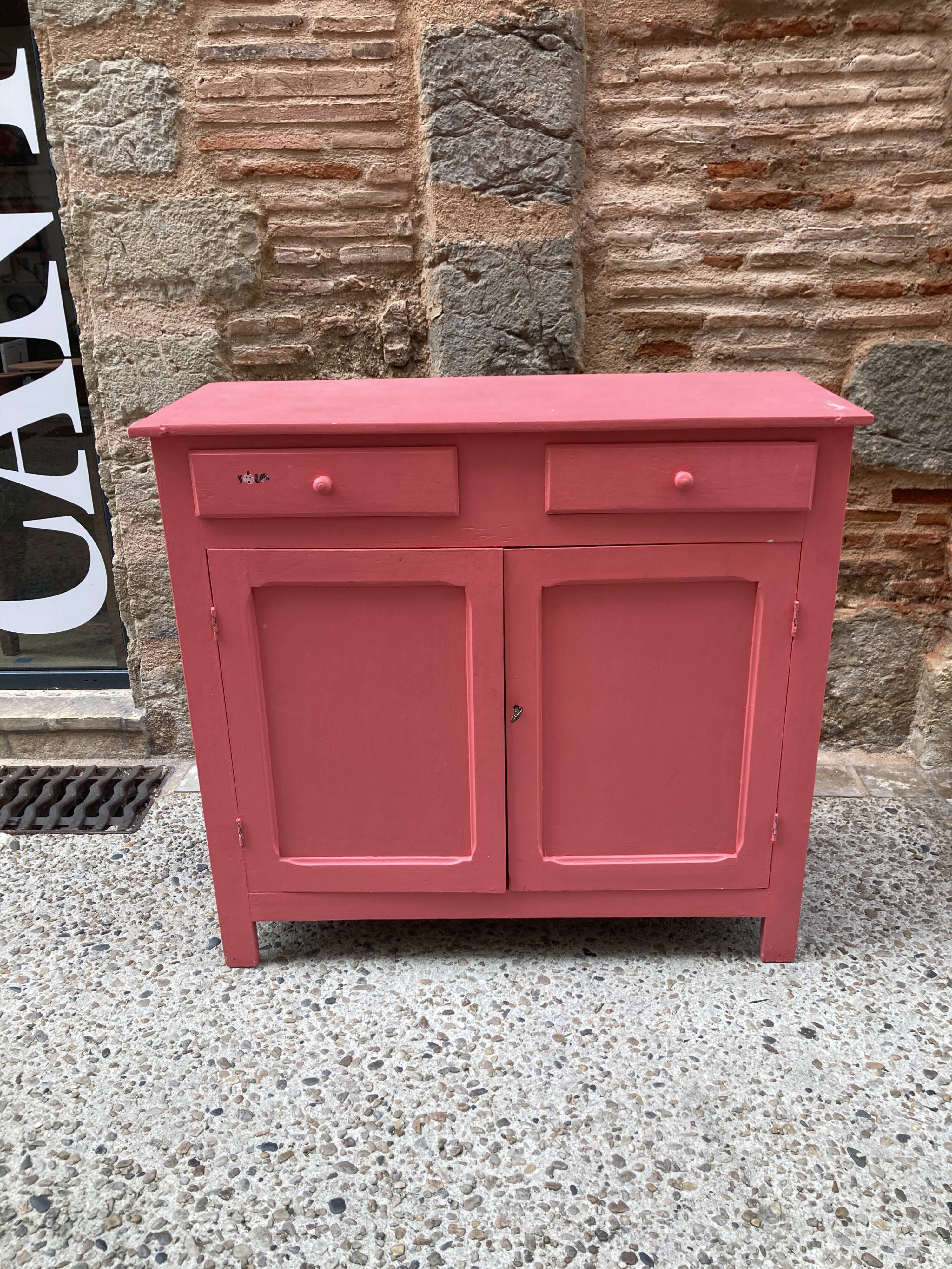 Pink Parisian buffet