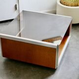 Table basse bois, aluminium et verre fumé. circa 1970