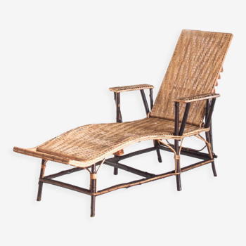 Chaise longue en bois cannage et osier France années 1950
