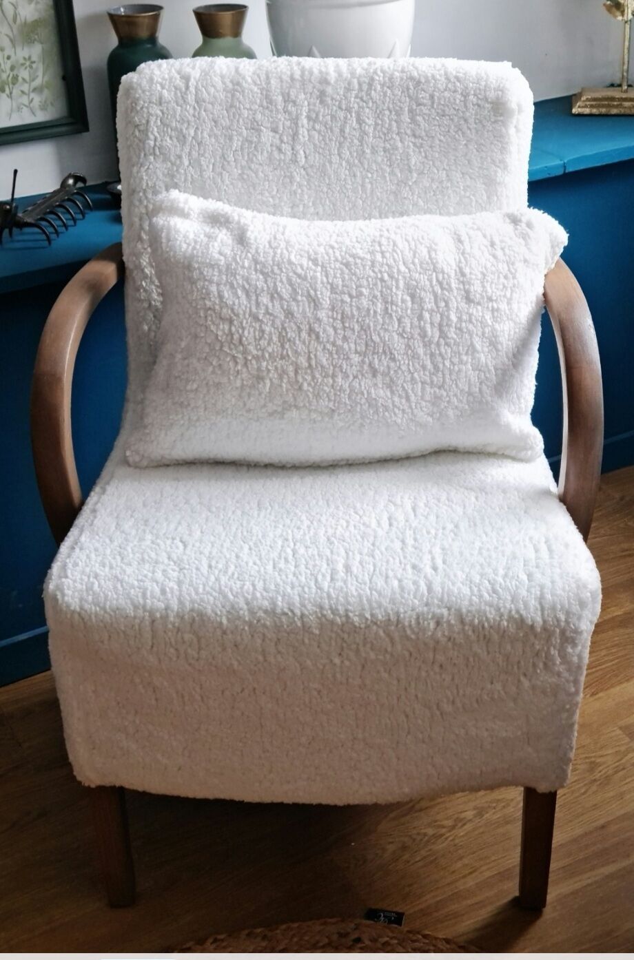 Armchair completely redone moumoute fabrics matching rectangular cushion woodwork mink color