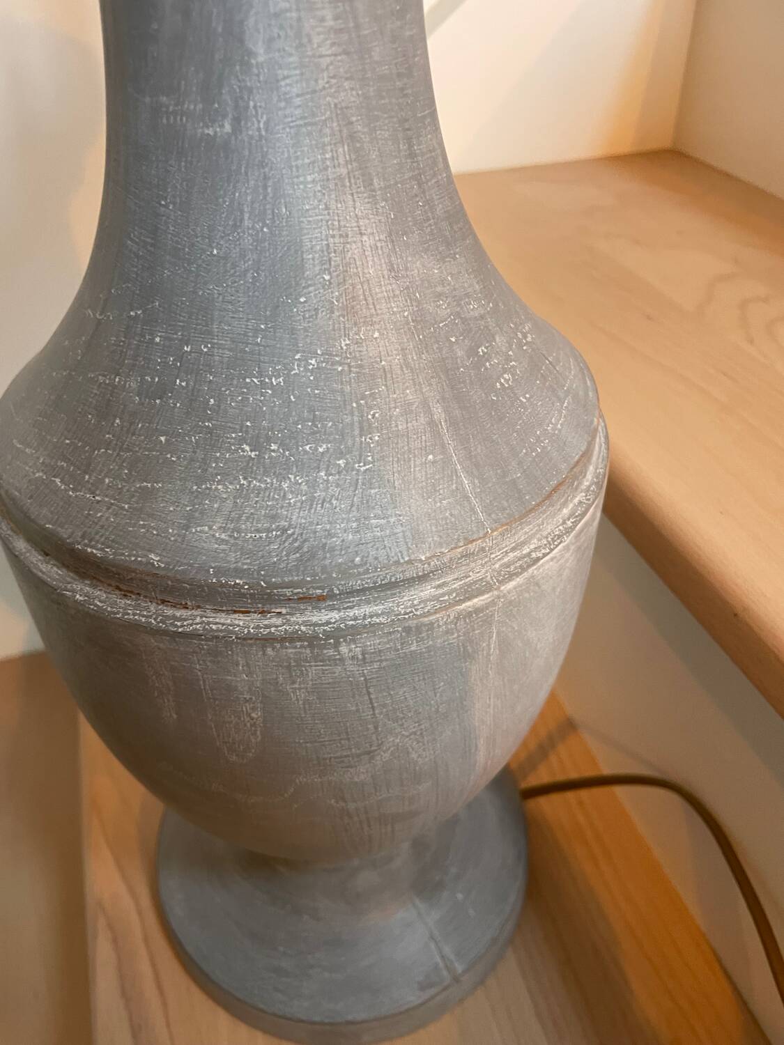 Lampe balustre vintage en bois de couleur gris zinc