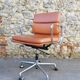 Soft pad E 217 chair de Charles & Ray Eames
