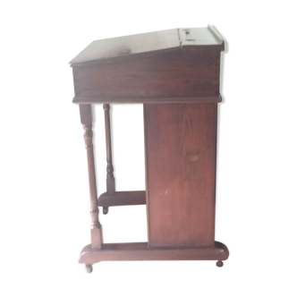 Standing written desk