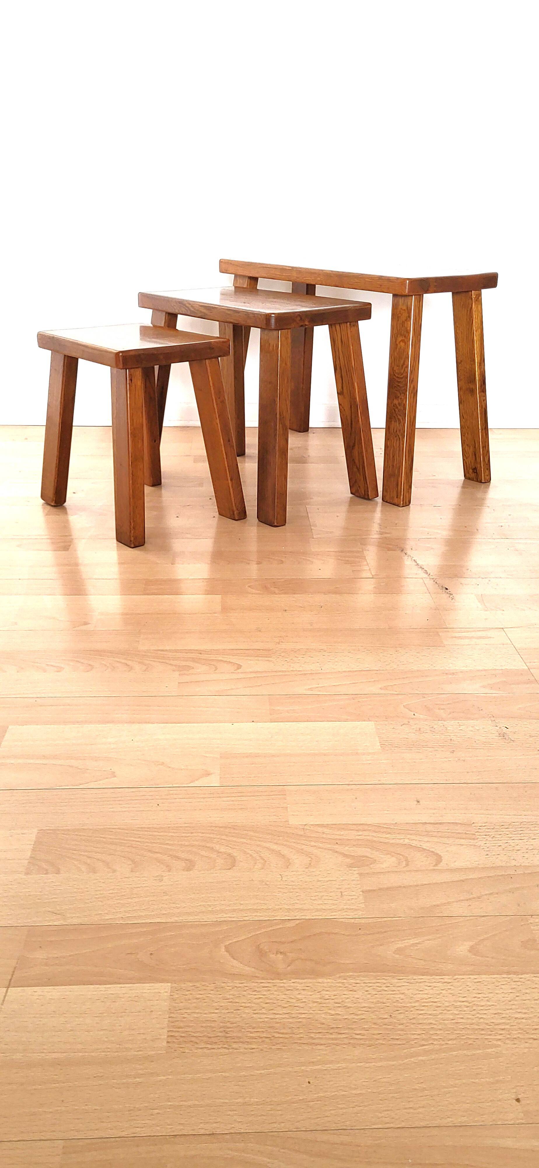3 nesting tables in Brutalist style from the 70s in light oak.