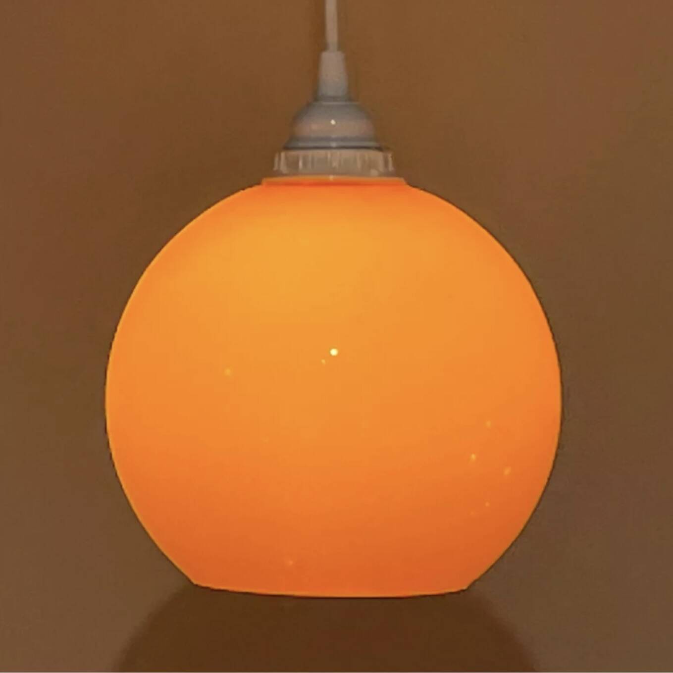 Suspension en opaline orange ronde Space Age, 1970