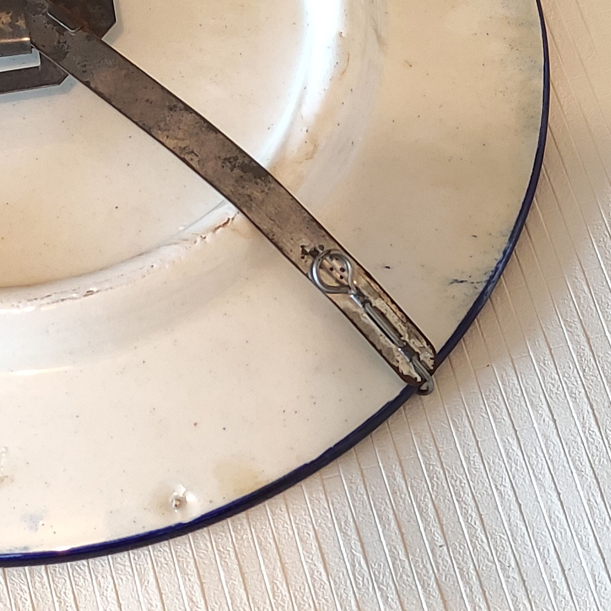 Hand-painted decorative plate decorated with a blue chimera pattern