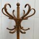 Ancien porte manteau perroquet Thonet vintage