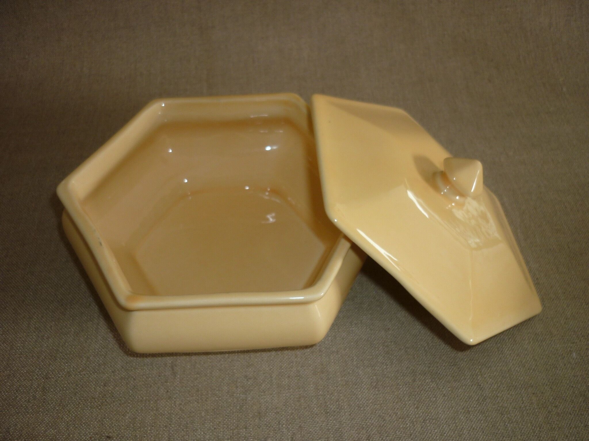 Yellow What's earthenware candy box