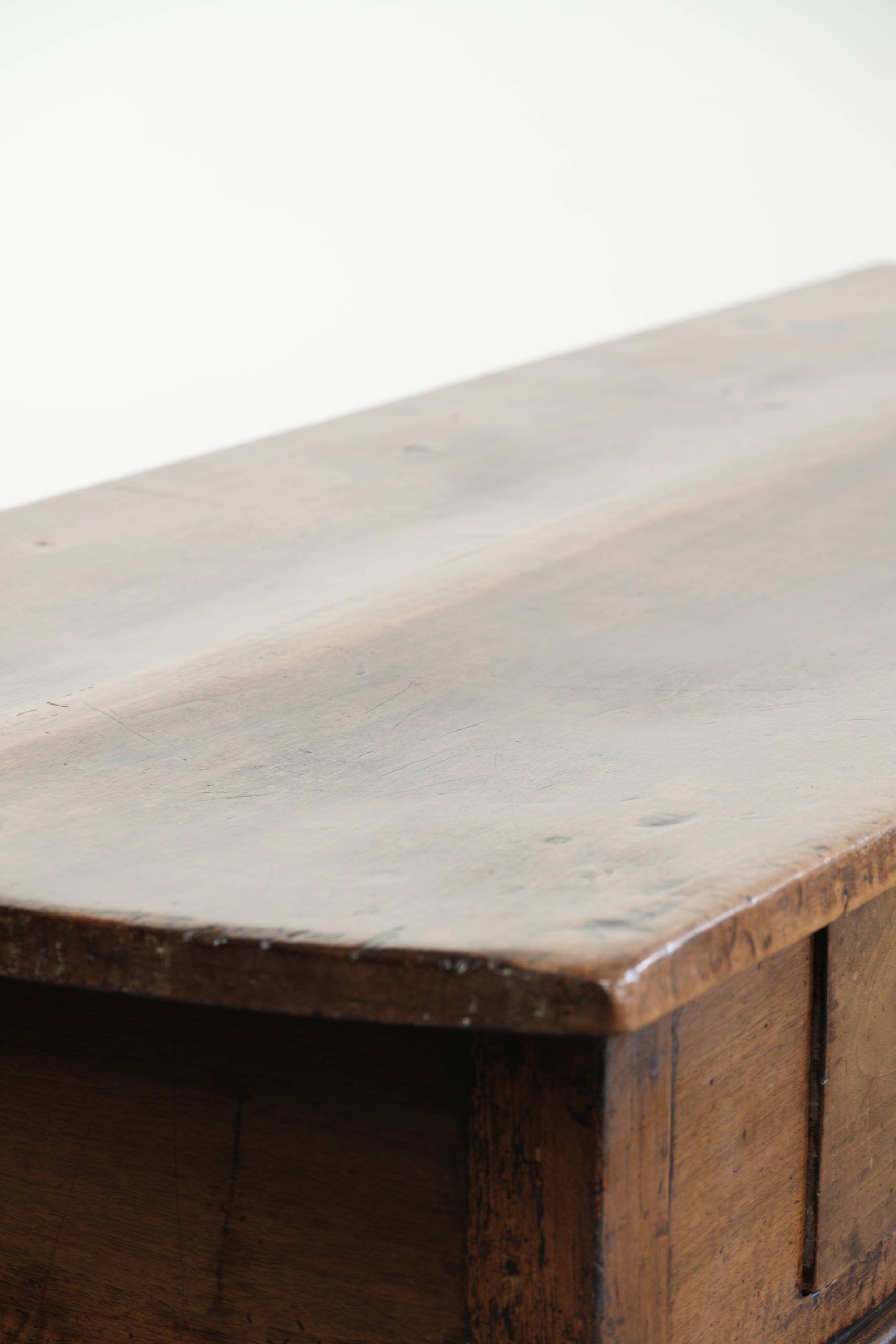 Antique walnut 18th-century Southern European coffee table with two drawers