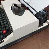 Machine à écrire Olympiette spécial