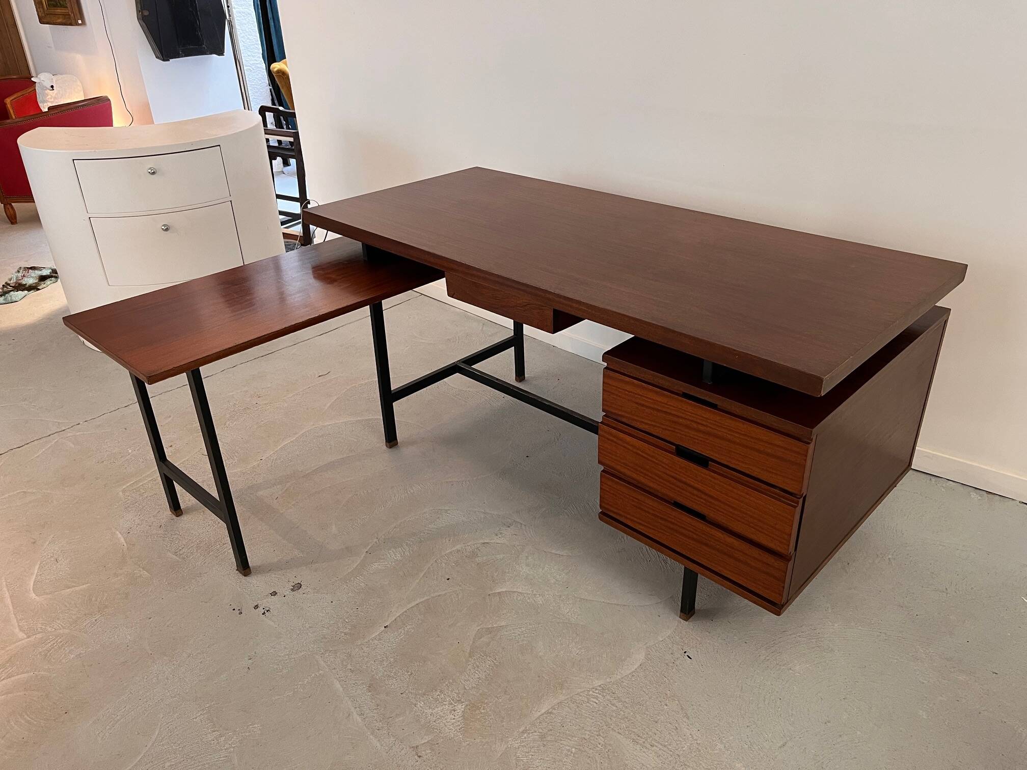Desk Pierre Guariche