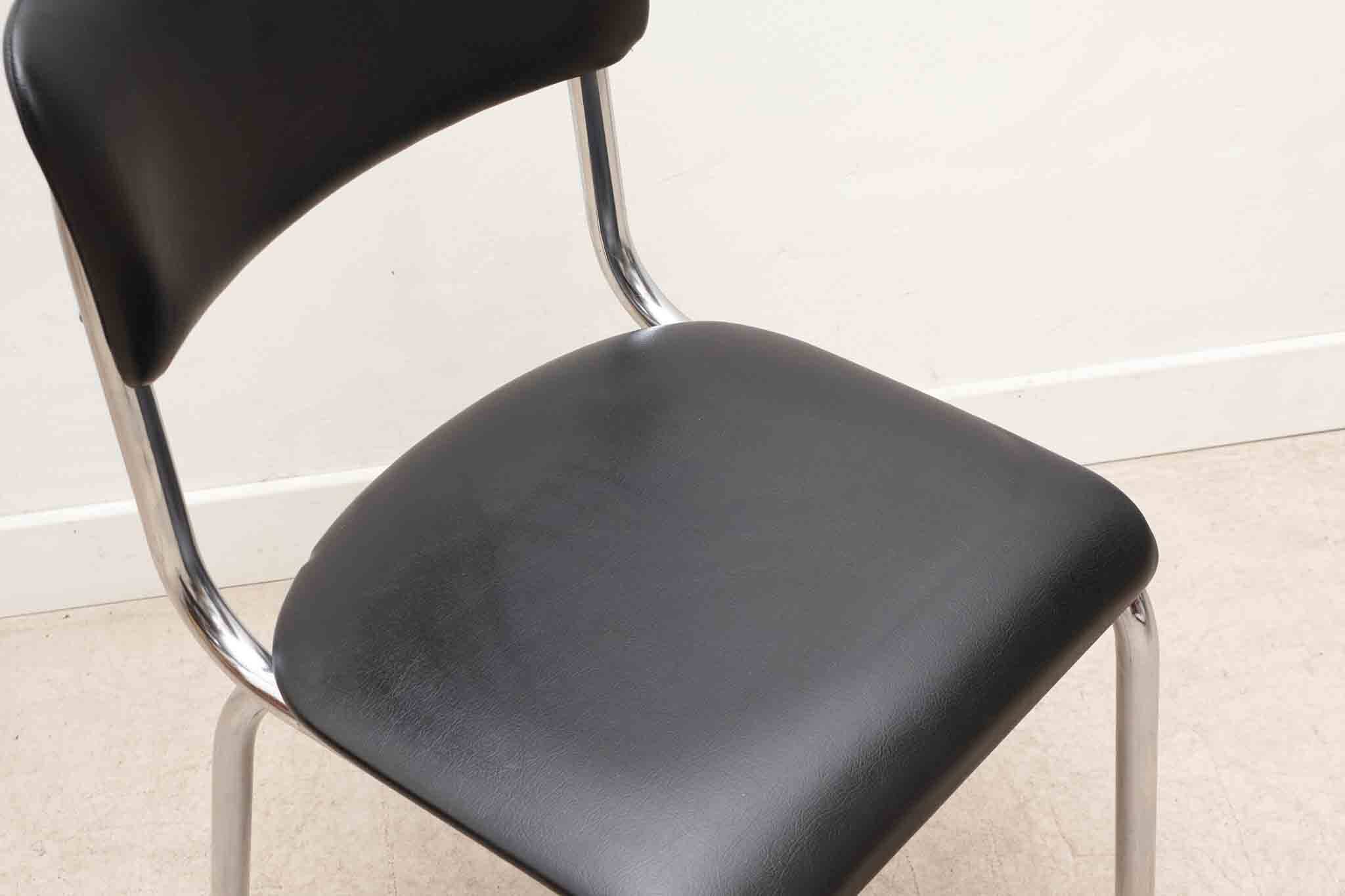 Chaise vintage tubax skaï noir et chrome