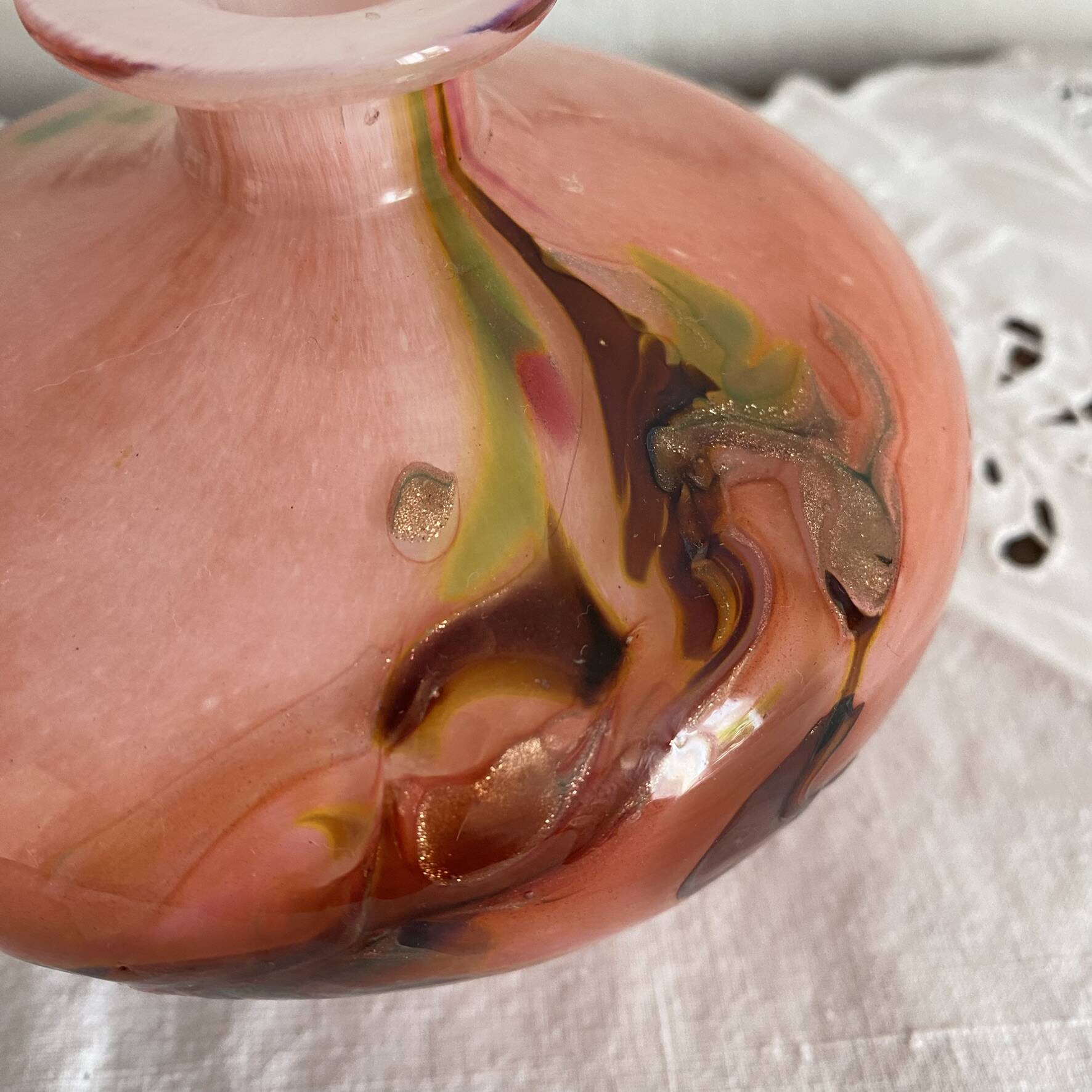 Single flower vase signed Gérard Torchaux, Art glass.