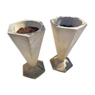 Pair of garden pots