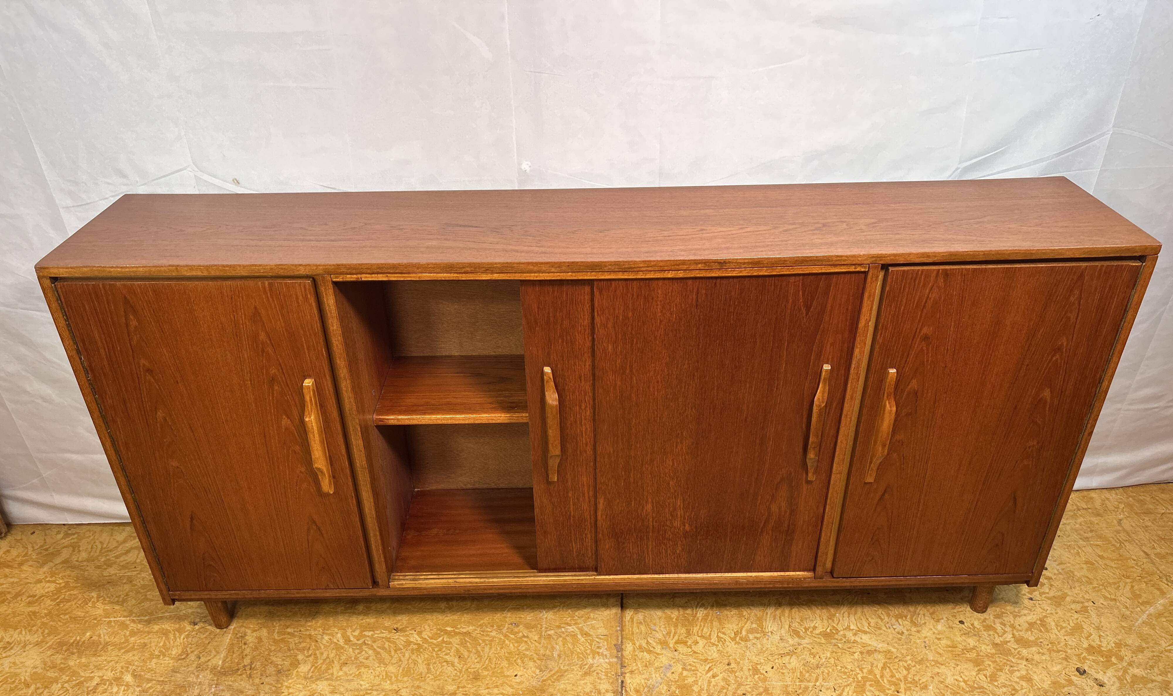 Mid-Century Retro Vintage Teak Sideboard – 1960s Space-Saving Elegance