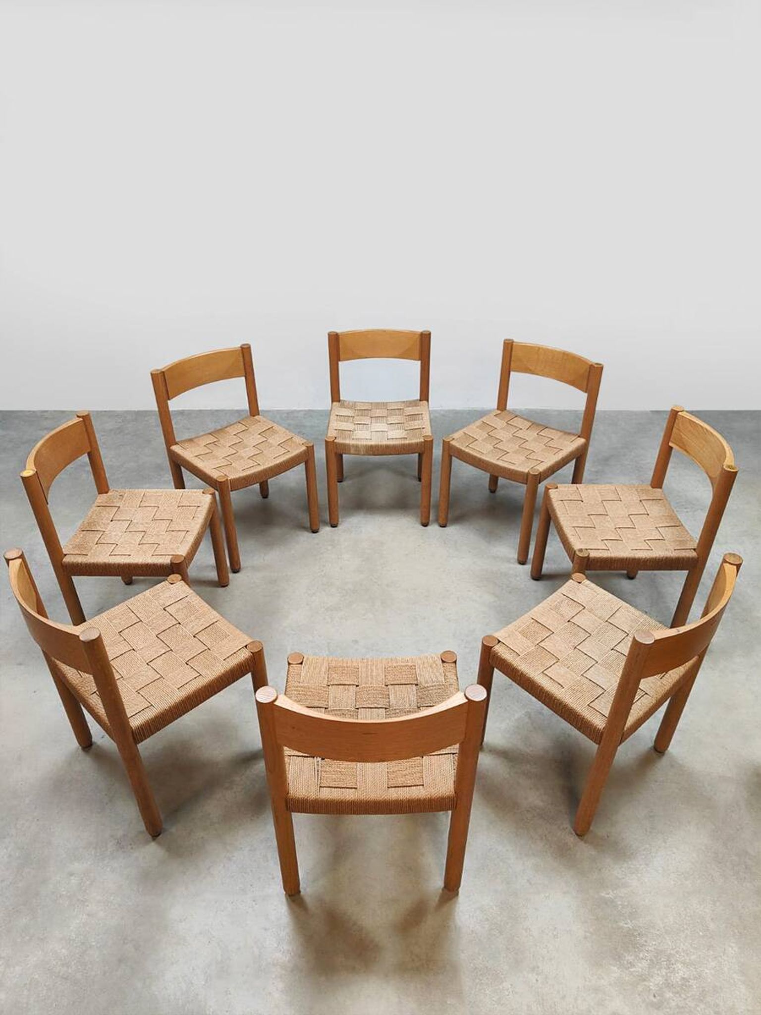 8 chaises vintage en corde et chêne
