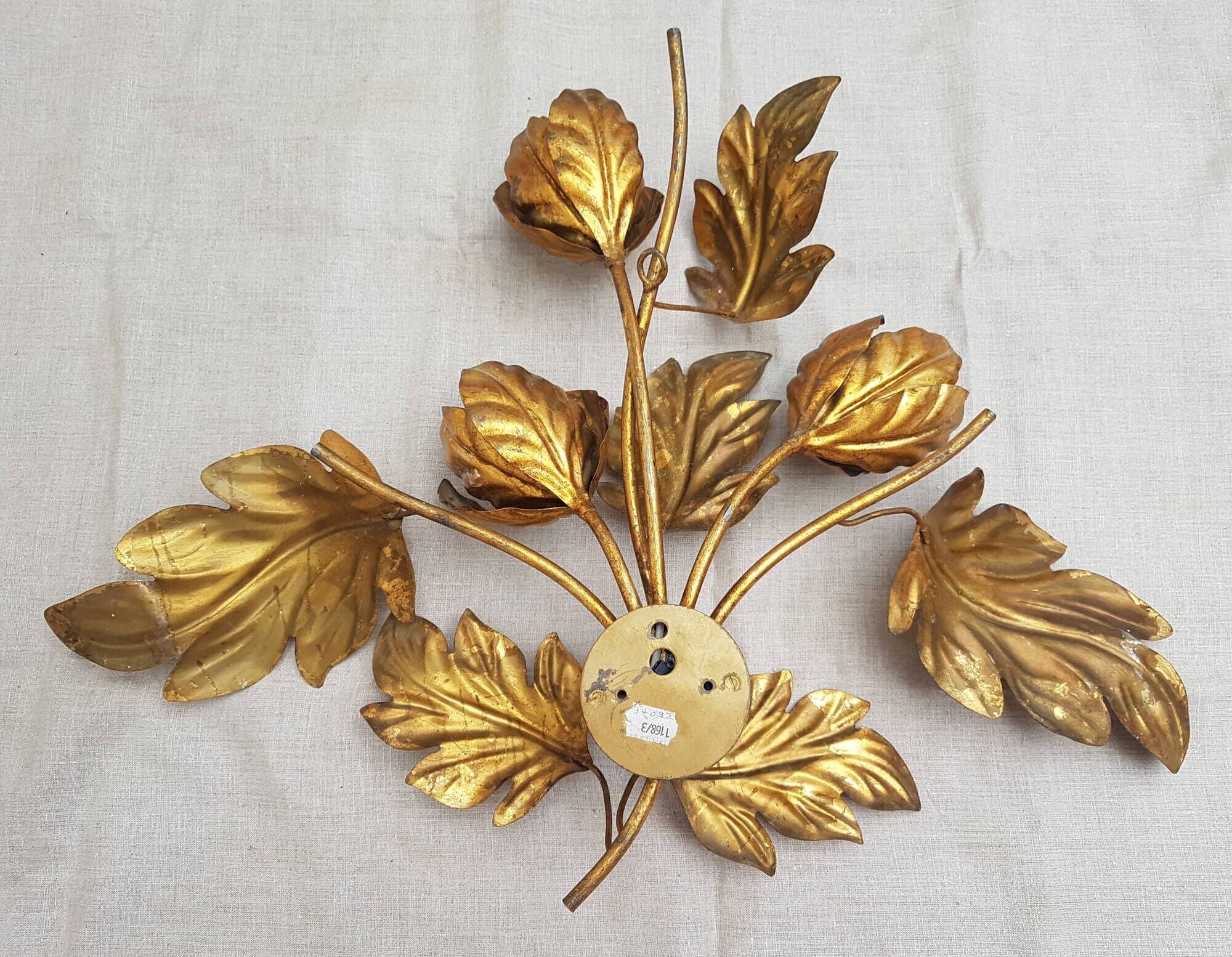Paire d'appliques murales fleur feuillage en métal doré par Hans Kögl, 1970