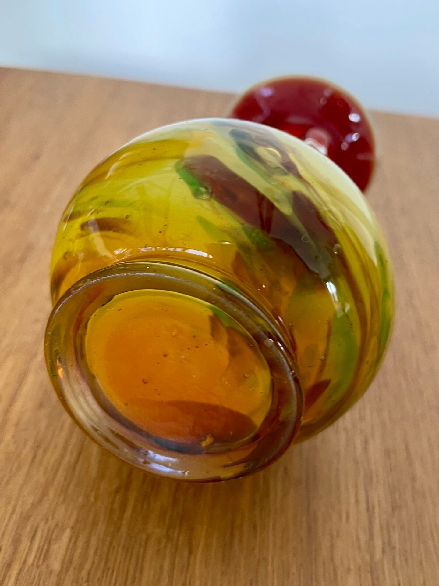 Small artisanal vase, blown glass, multicoloured.