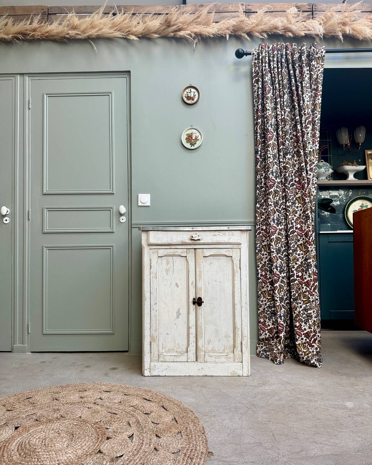 Small Parisian buffet with white patina (renovated)