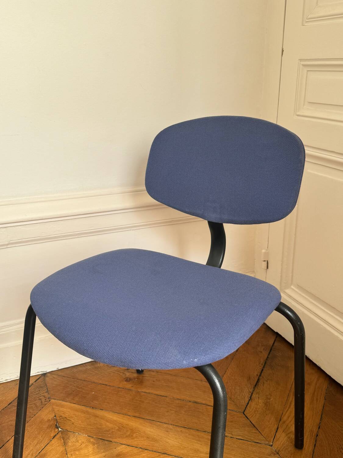Chaise  éditée par Strafor