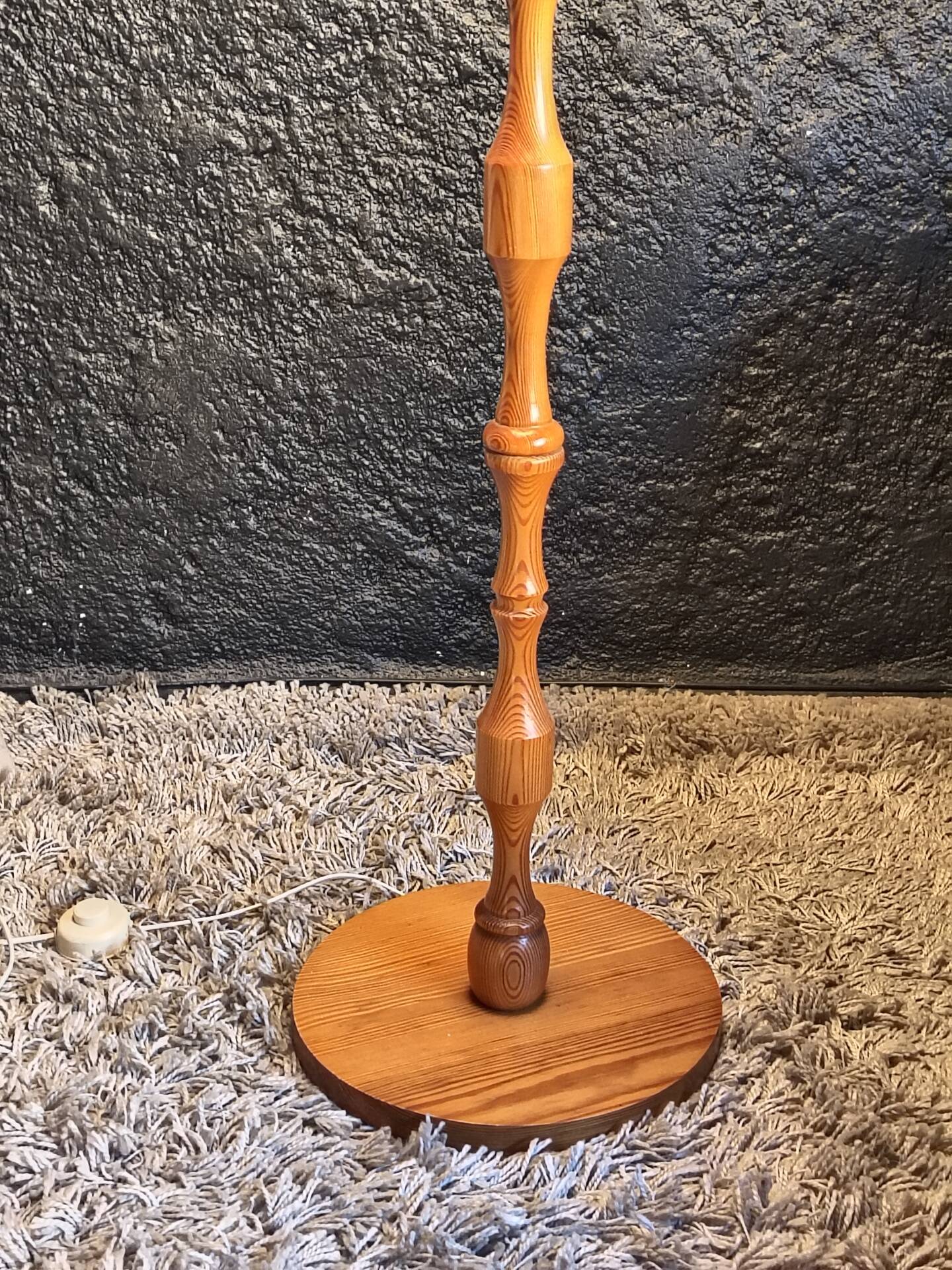 Arlus floor lamp
