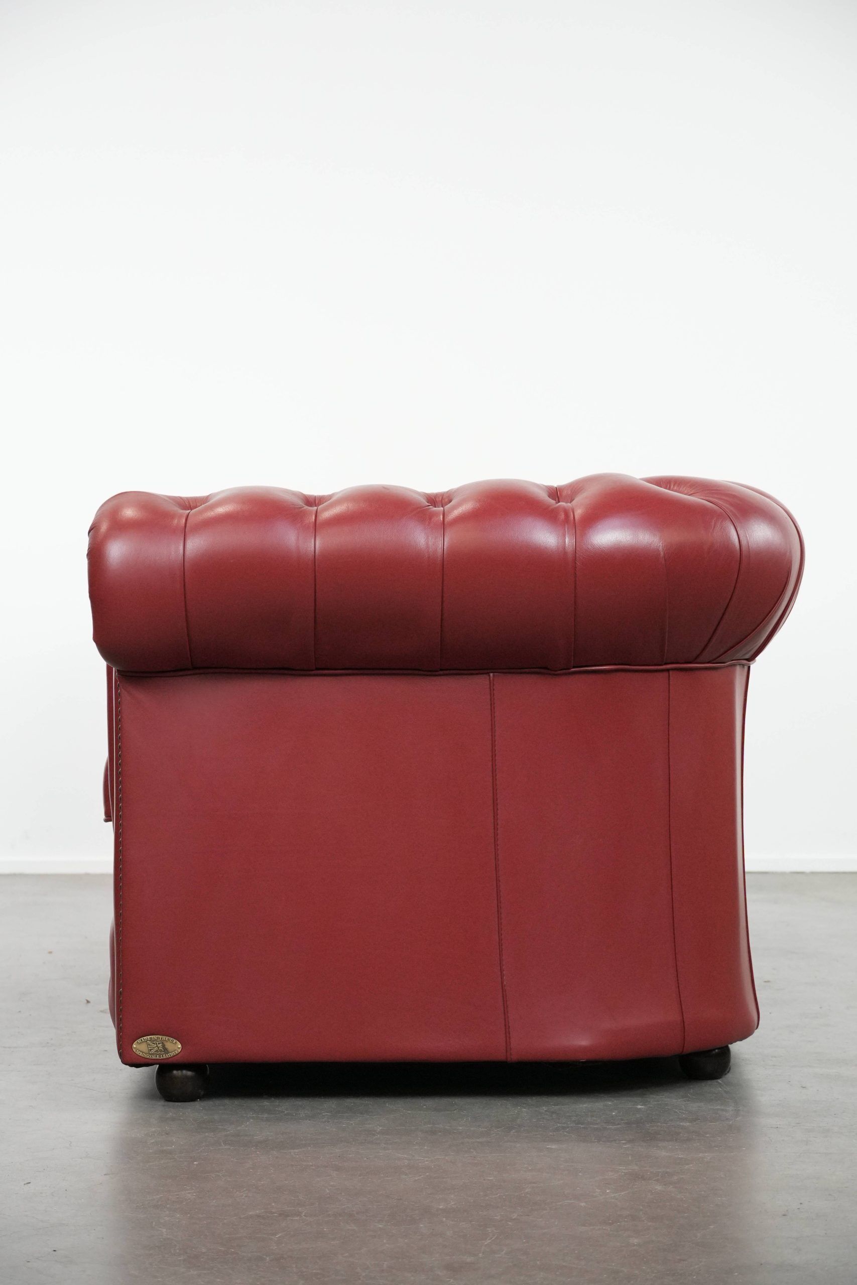 English cowhide Chesterfield 2.5-seater sofa in a stunning red colour