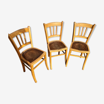 Trion de chaises de bistrot