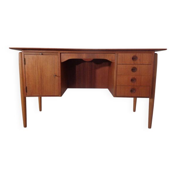 Vintage Danish Curved Teak Desk, 1960s — Beyit