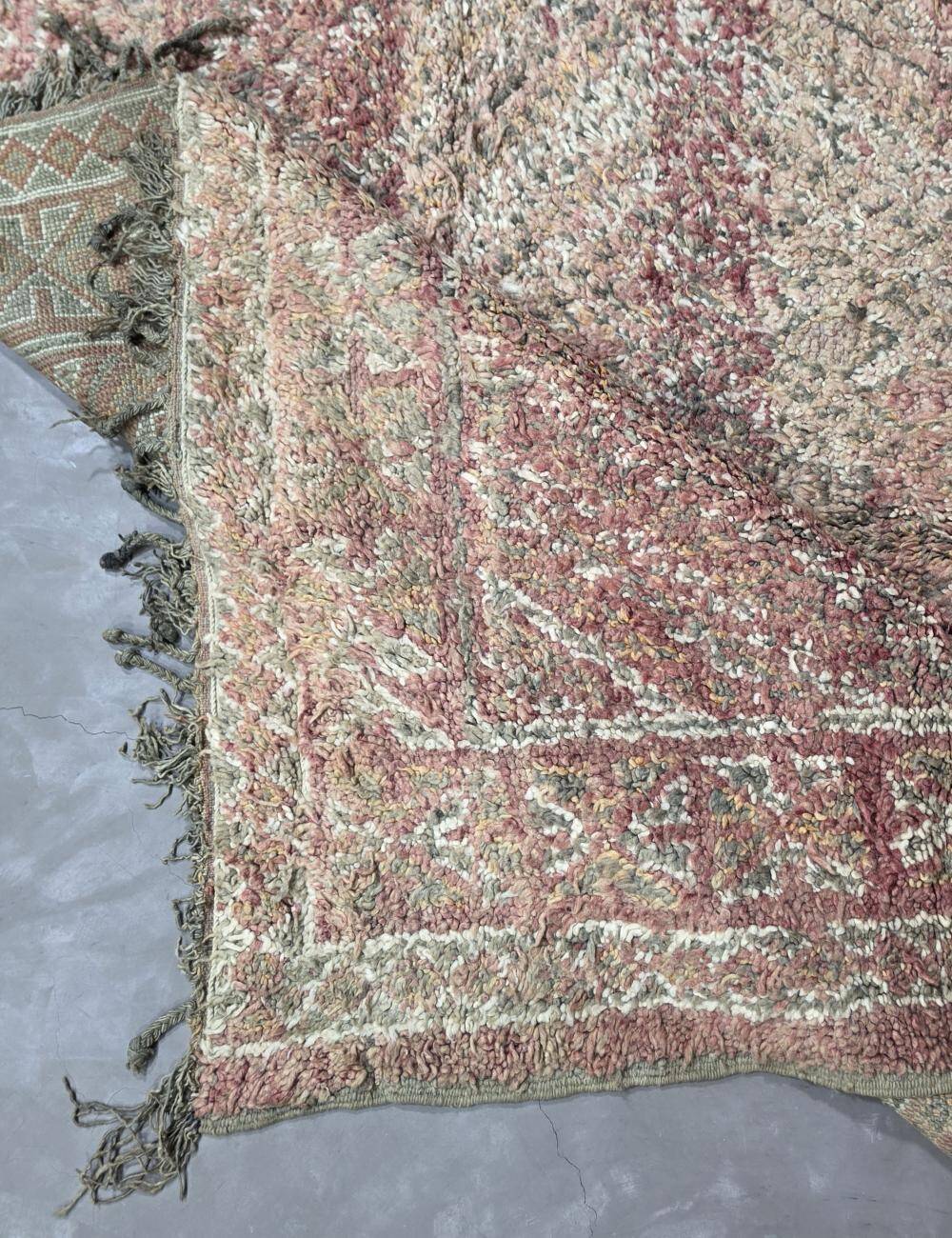 Vintage Berber Rug - 298 x 203 cm