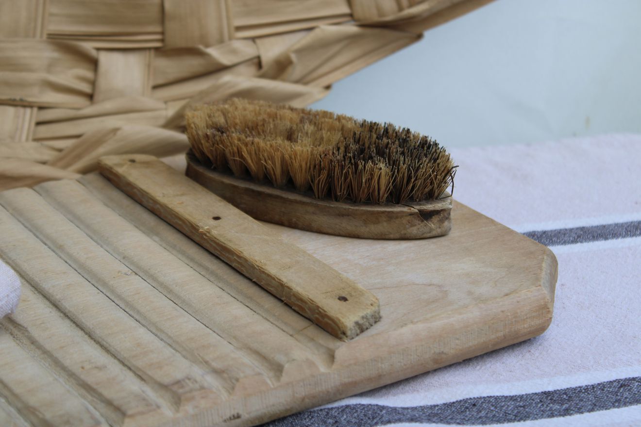 Old washerwoman board