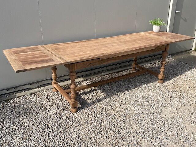 Extendable stripped farmhouse table 300 cm