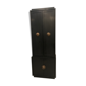 Armoire en bois laqué